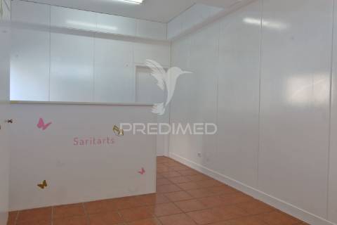 Loja r/chão com garagem com possibilidade de transformar em t1 na gafanha da nazaré