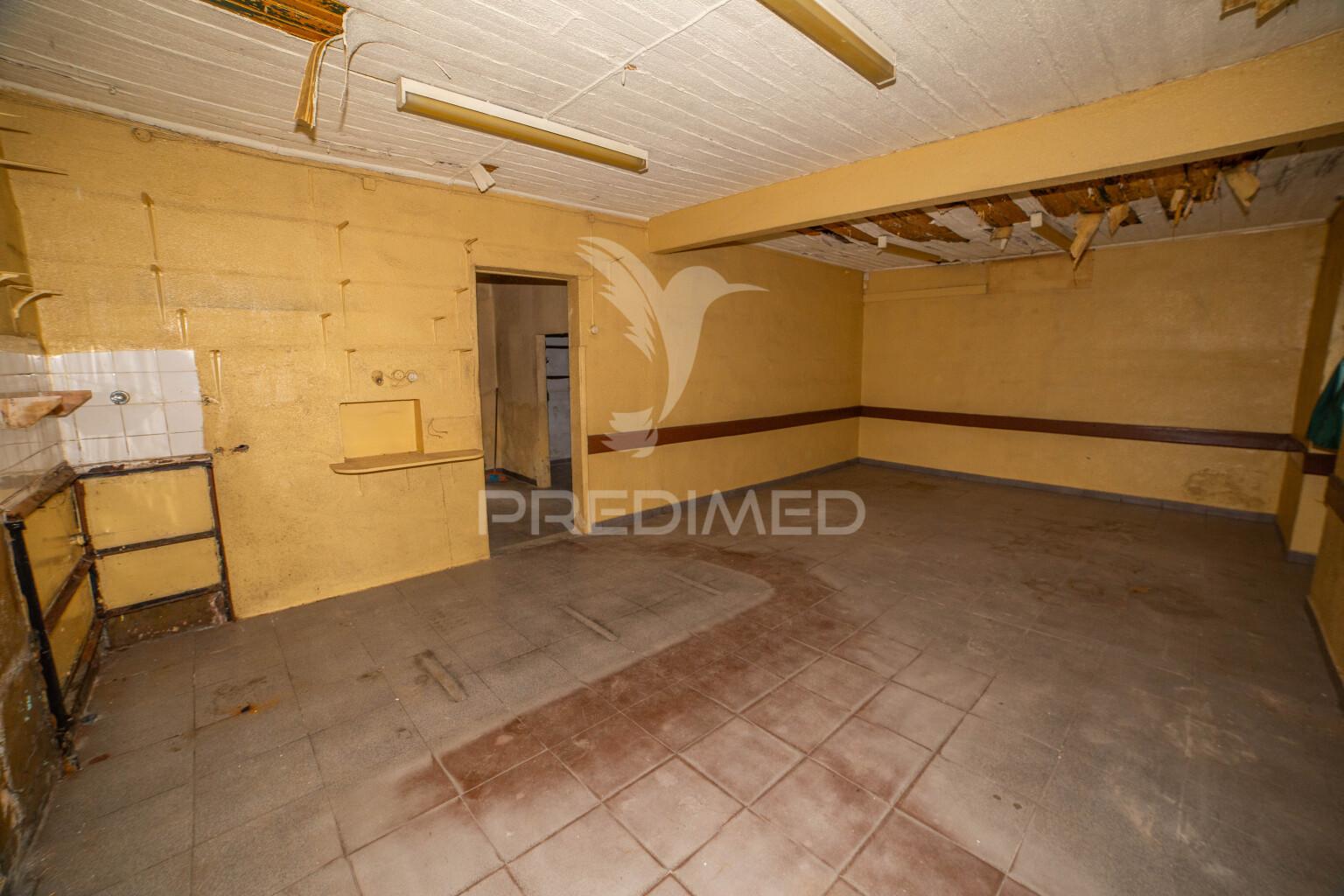 Moradia t2 com potencial de expansão – bairro senhora da saúde, évora