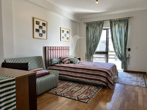 Luxuoso apartamento t5 no coração de leiria com vista para o castelo