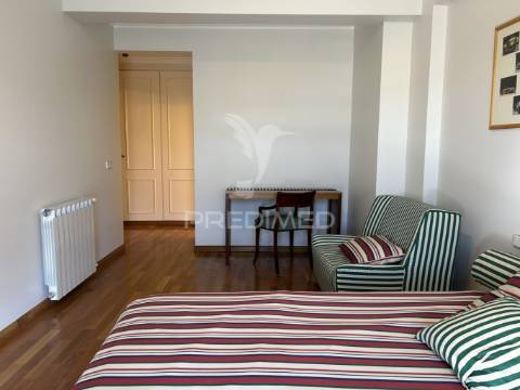 Luxuoso apartamento t5 no coração de leiria com vista para o castelo