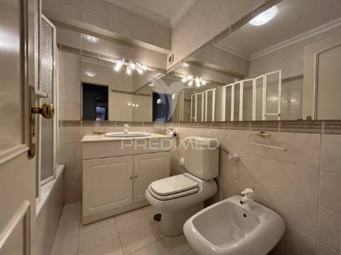 Luxuoso apartamento t5 no coração de leiria com vista para o castelo