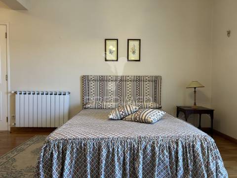 Luxuoso apartamento t5 no coração de leiria com vista para o castelo