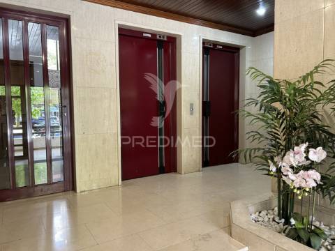 Luxuoso apartamento t5 no coração de leiria com vista para o castelo