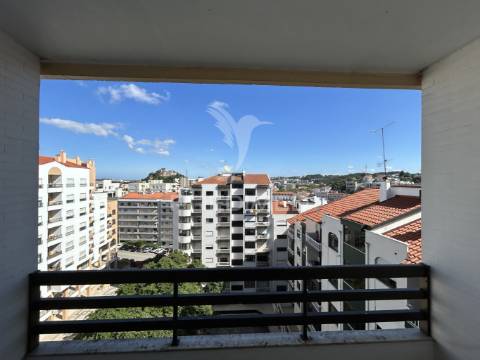 Luxuoso apartamento t5 no coração de leiria com vista para o castelo