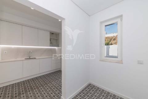 Seixal fantástica moradia t 3 zona residencial com acabamentos modernos