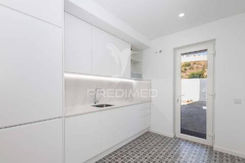 Seixal fantástica moradia t 3 zona residencial com acabamentos modernos