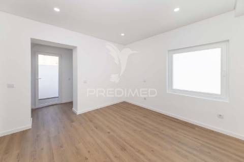 Seixal fantástica moradia t 3 zona residencial com acabamentos modernos