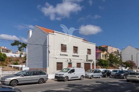 Seixal fantástica moradia t 3 zona residencial com acabamentos modernos