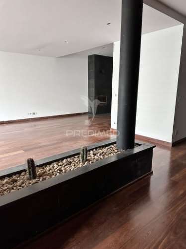 Moradia t4 com piscina em zona premium