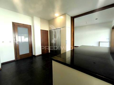 Moradia t4 com piscina em zona premium
