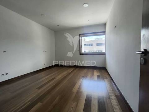 Moradia t4 com piscina em zona premium