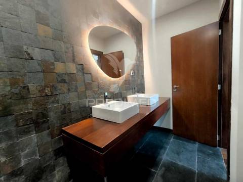 Moradia t4 com piscina em zona premium