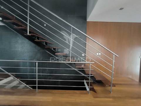 Moradia t4 com piscina em zona premium