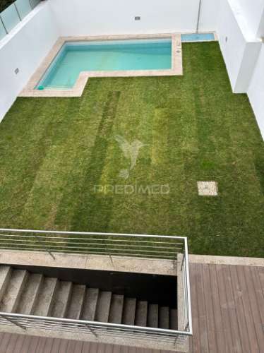 Moradia t4 com piscina em zona premium