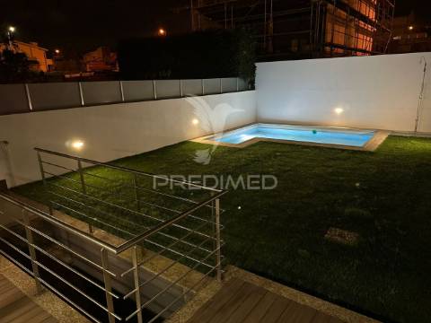 Moradia t4 com piscina em zona premium
