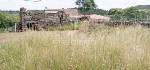 Casa em pedra para reconstrução em murça / vila real