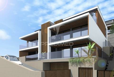 Apartamento t3 duplex na zona da ajuda