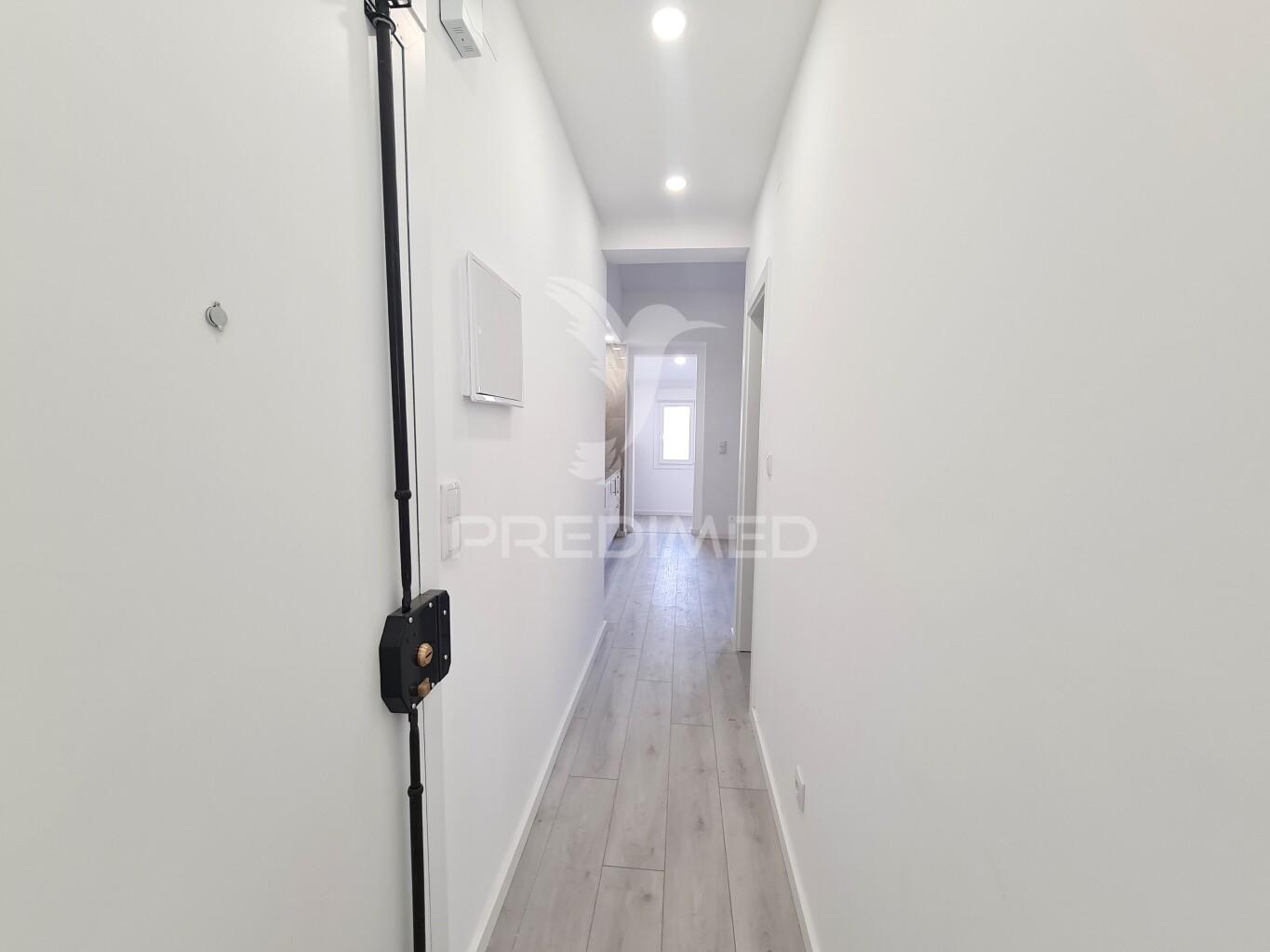 Apartamento t3 com mezzanine e 3 wcs - metro laranjeiras