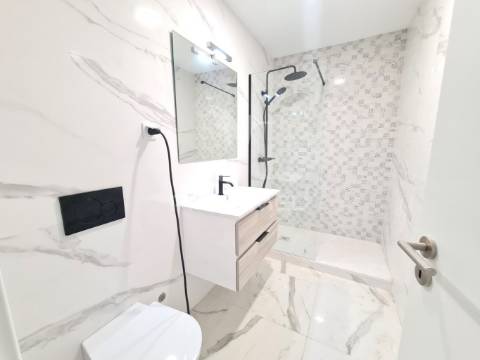 Apartamento t3 com mezzanine e 3 wcs - metro laranjeiras