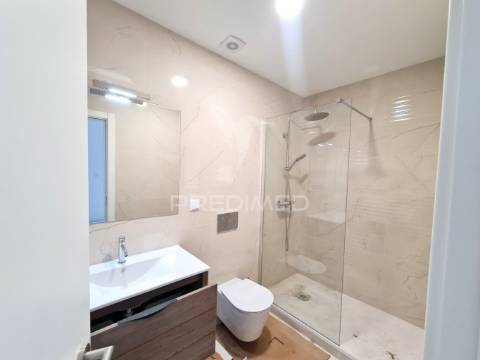 Apartamento t3 com mezzanine e 3 wcs - metro laranjeiras