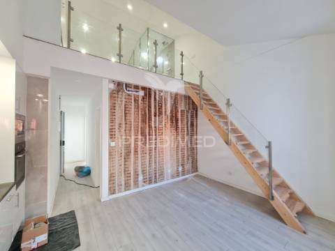 Apartamento t3 com mezzanine e 3 wcs - metro laranjeiras