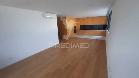 T1 novo com terraço e garagem na seca do bacalhau