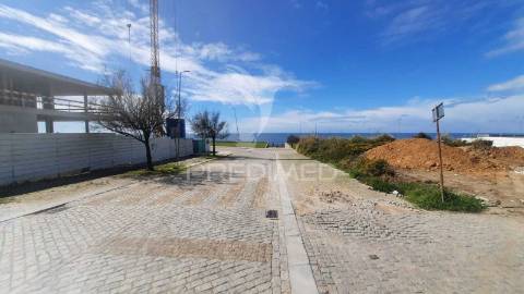 T1 novo com terraço e garagem na seca do bacalhau