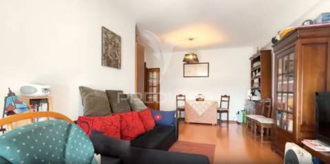 Apartamento t3 na rua antónio nobre -  cacilhas -  almada - 325.000 €