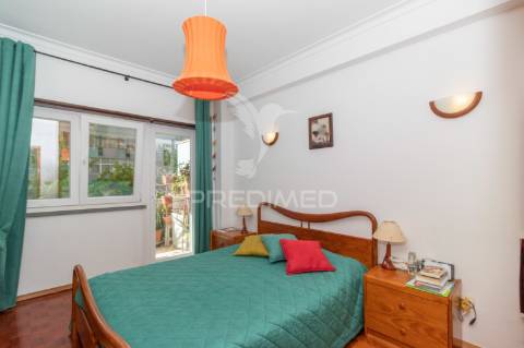 Apartamento t3 na rua antónio nobre -  cacilhas -  almada - 325.000 €