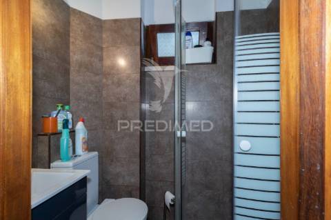 Apartamento t3 na rua antónio nobre -  cacilhas -  almada - 325.000 €