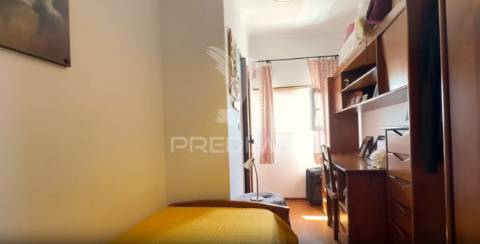 Apartamento t3 na rua antónio nobre -  cacilhas -  almada - 325.000 €