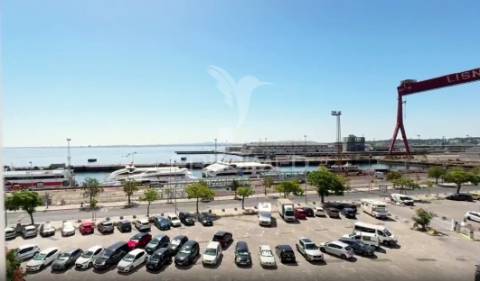 Apartamento t3 na rua antónio nobre -  cacilhas -  almada - 325.000 €