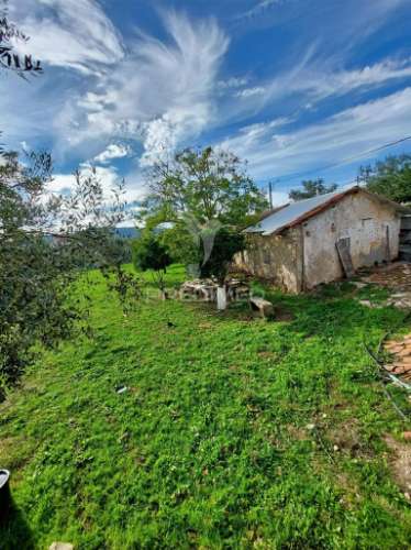 Moradia de campo para recuperar em areias, ferreira do zêzere