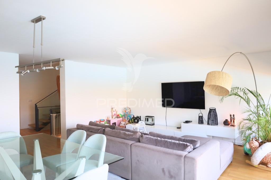 Vende-se moradia com piscina v3 leça palmeira praia
