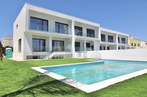 Moradia t3+1, charneca de caparica