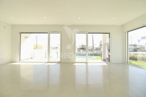 Moradia t3+1, charneca de caparica