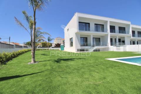 Moradia t3+1, charneca de caparica