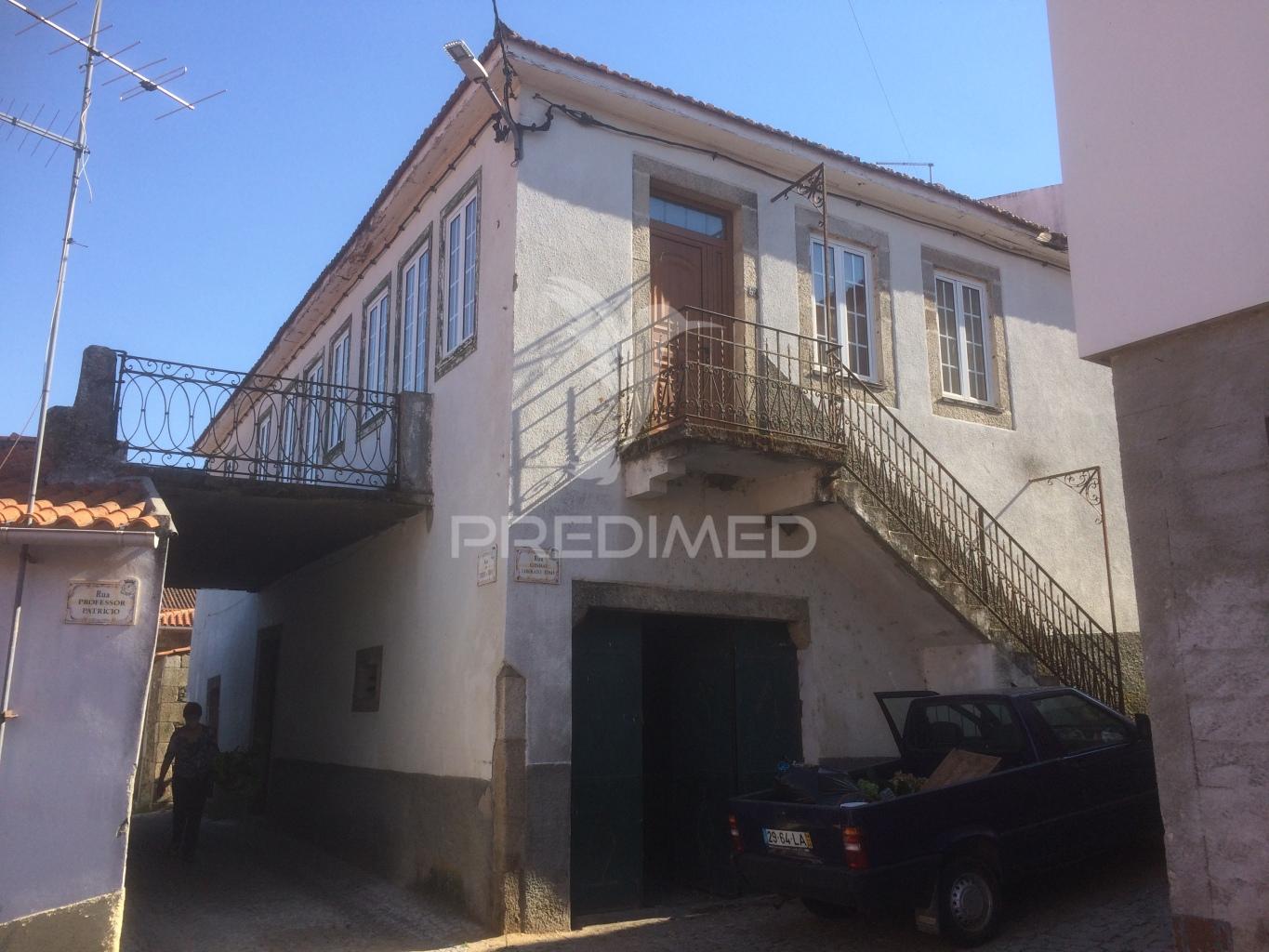 Moradia t4 em  cedovim – vila nova de foz côa