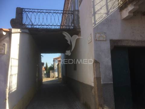 Moradia t4 em  cedovim – vila nova de foz côa