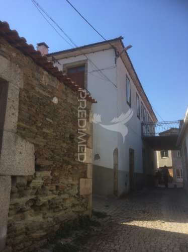 Moradia t4 em  cedovim – vila nova de foz côa