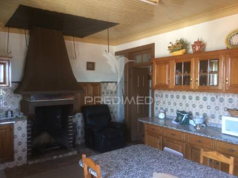 Moradia t4 em  cedovim – vila nova de foz côa