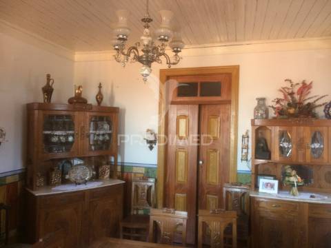 Moradia t4 em  cedovim – vila nova de foz côa