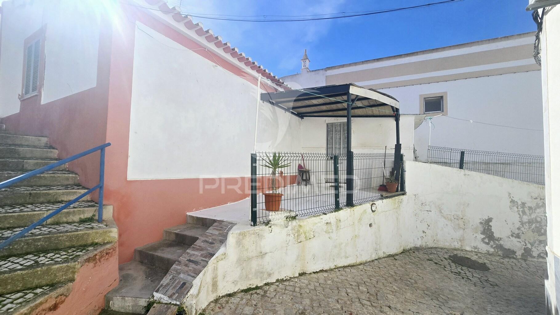 Moradia tradicional t2 no coração de ferragudo