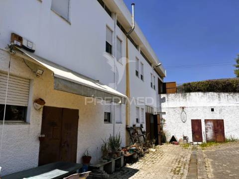 Armazém multifuncional (com terreno de 1375m2)