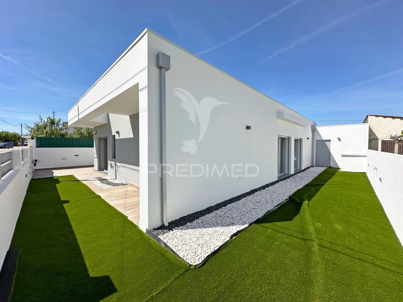 Moradia térrea isolada t2+1