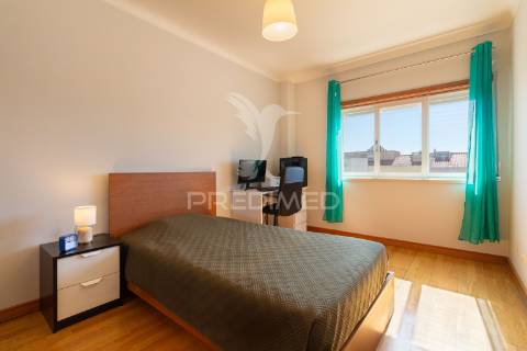 Apartamento t2  com suíte - santa marta do  pinhal - corroios - 289.900 €