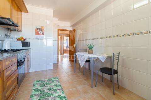 Apartamento t2  com suíte - santa marta do  pinhal - corroios - 289.900 €