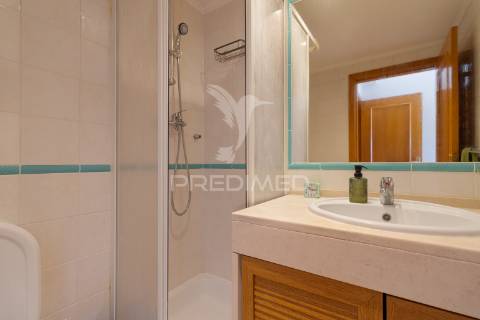 Apartamento t2  com suíte - santa marta do  pinhal - corroios - 289.900 €