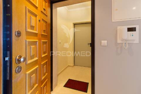 Apartamento t2  com suíte - santa marta do  pinhal - corroios - 289.900 €