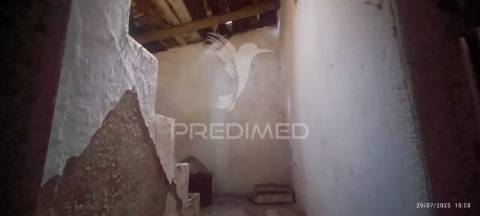 Casa na  vila de nisa